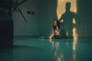 Sci-fi-serien ‘Biohackers’ er snart tilbage med ny ildevarslende sæson