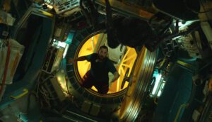 Oplev Adam Sandler og Carey Mulligan i sci-fi-dramaet ‘Spaceman’