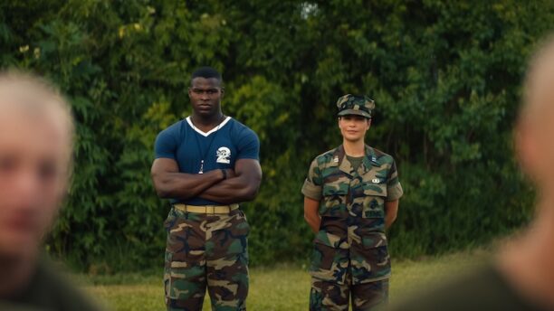 ‘Boots’: Kontroversielt militærdrama får endelig premiere på Netflix