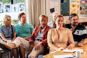 Netflix har premiere på Paprika Steens komedie ‘Fædre og mødre’