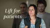 Se serien Lift For Patients på Netflix