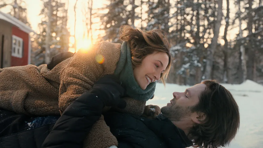 ‘Guarding Stars’: Se traileren til Netflix’ nye romantiske julefilm