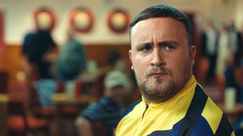 Dartstjernen Luke Littler møder amatører i usædvanlig Netflix-turnering